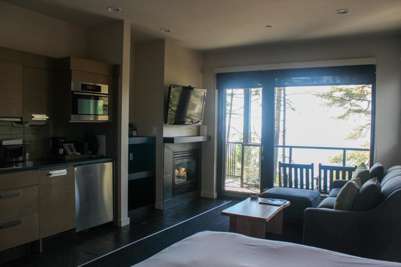 Black Rock Oceanfront Resort Ucluelet Esterno foto