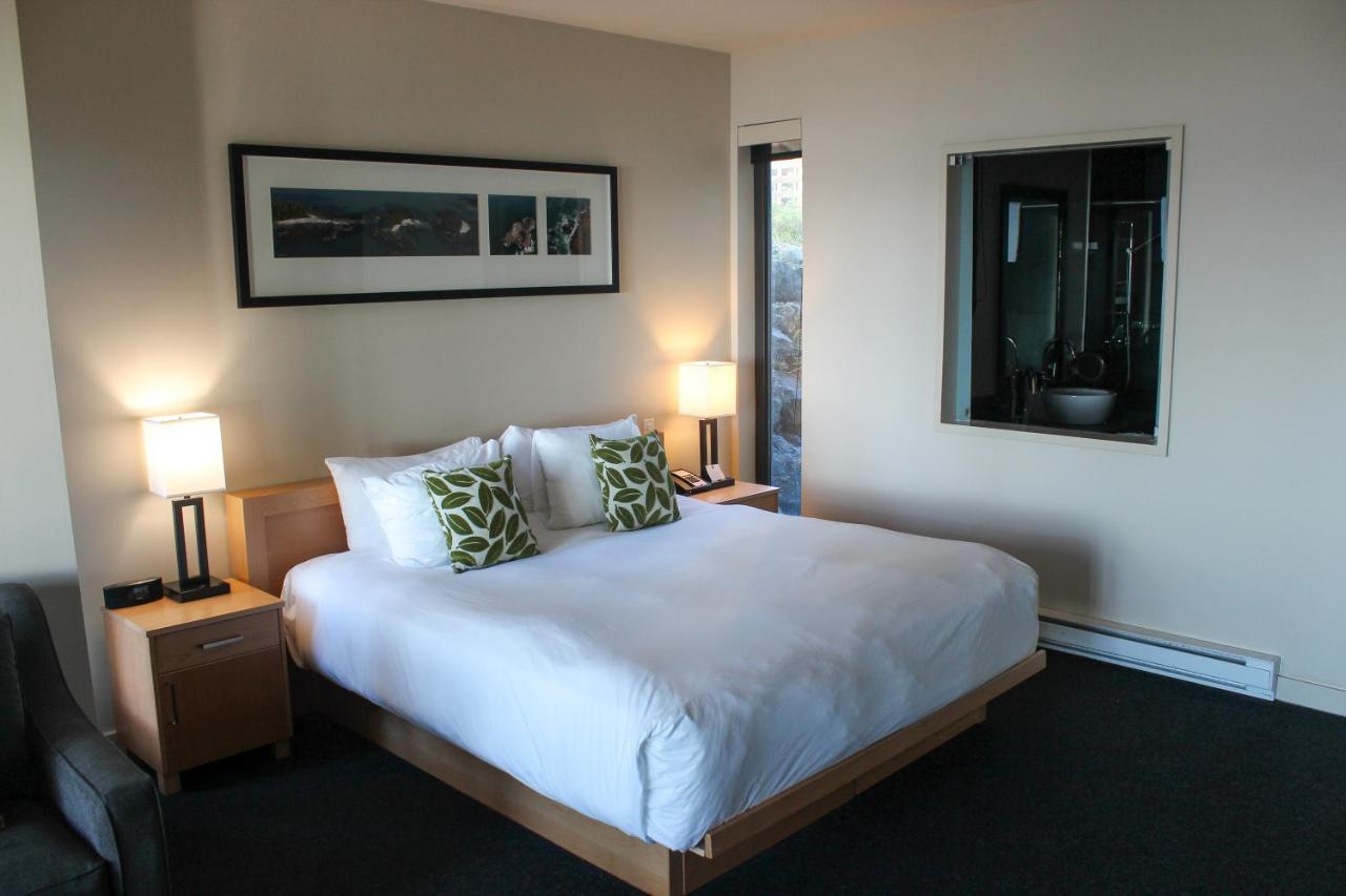 Black Rock Oceanfront Resort Ucluelet Esterno foto