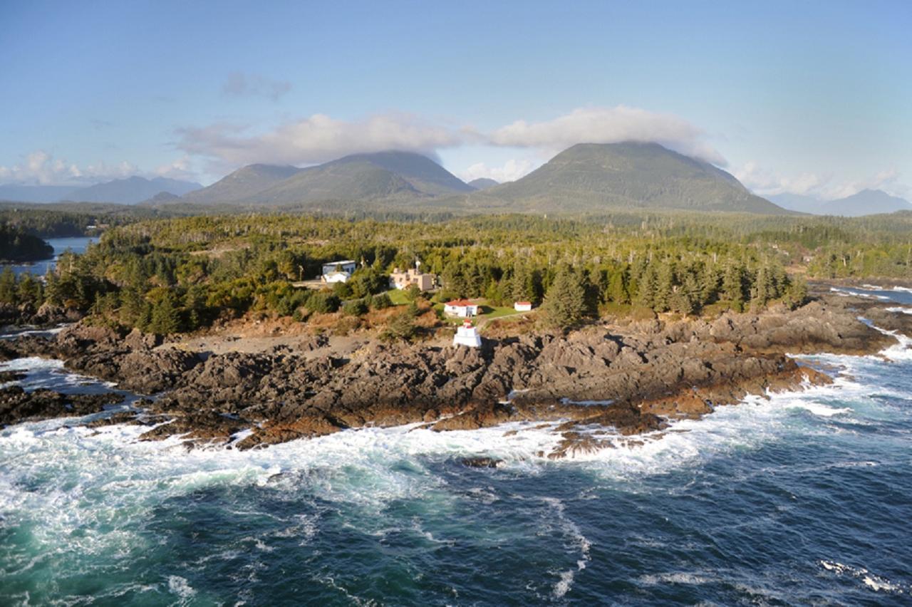 Black Rock Oceanfront Resort Ucluelet Esterno foto