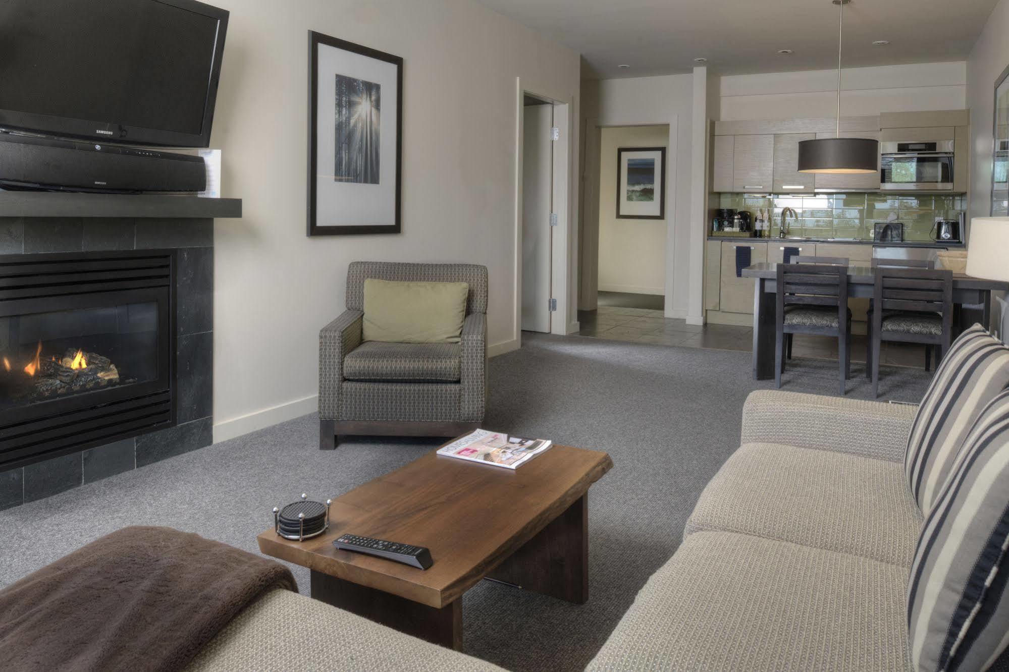 Black Rock Oceanfront Resort Ucluelet Esterno foto